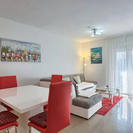 Fiore Apartment *